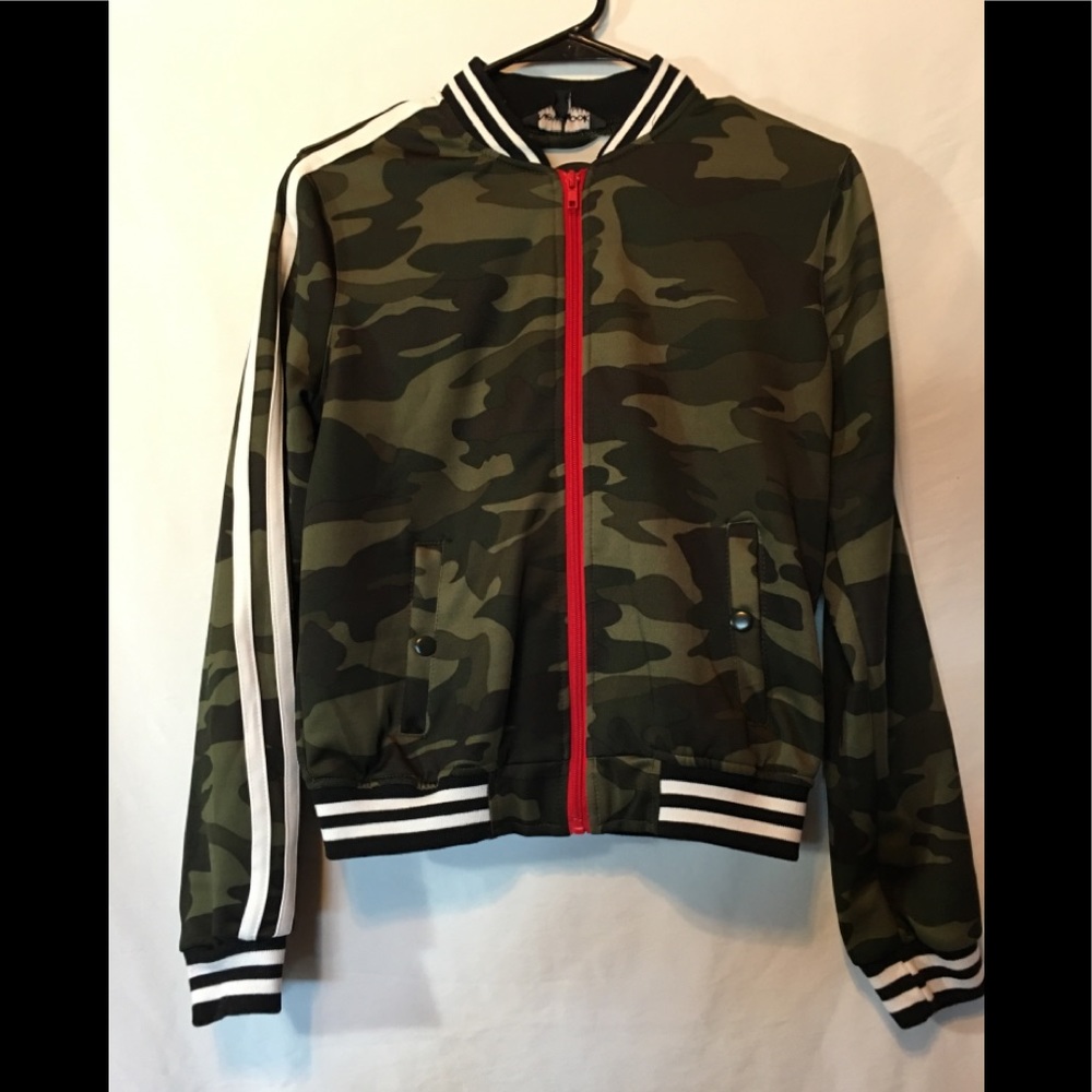 New Look camo zipper sweater